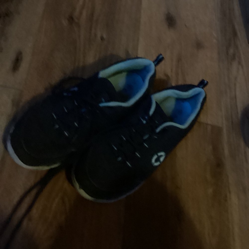 schöne leichte Sportschuhe gr.40