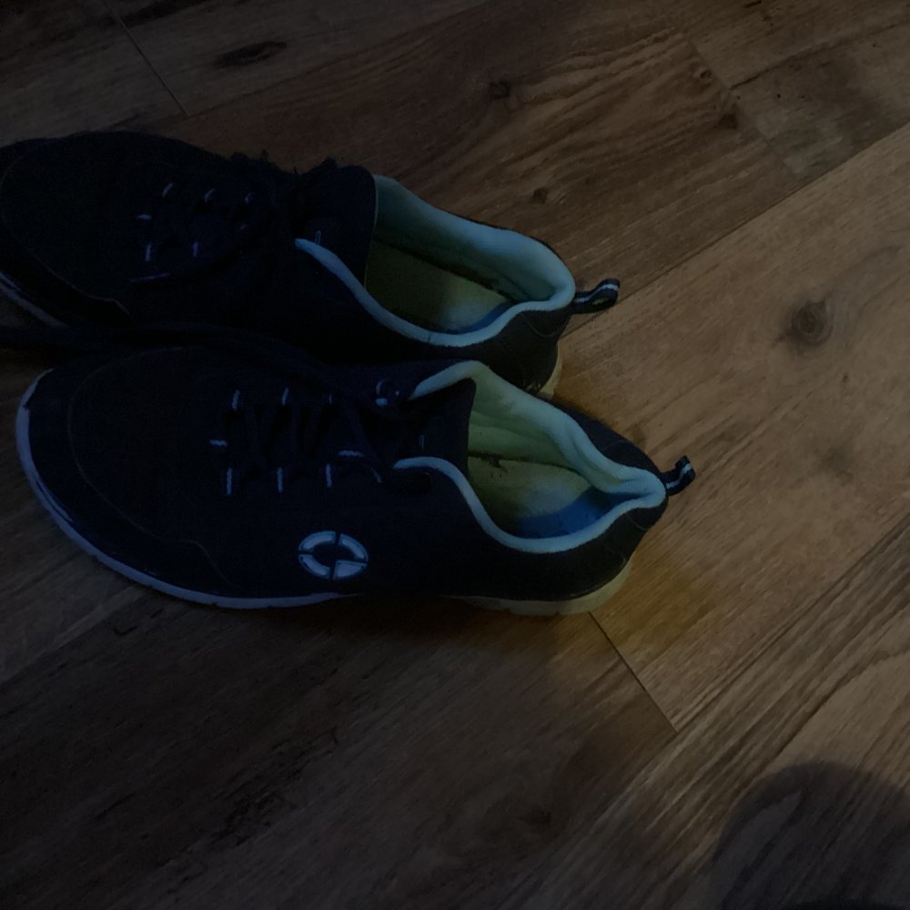 schöne leichte Sportschuhe gr.40