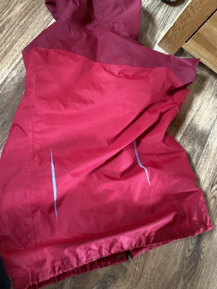 schöne Regenjacke gr.164