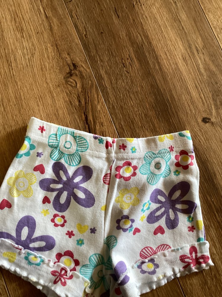 süße Shorts gr.80