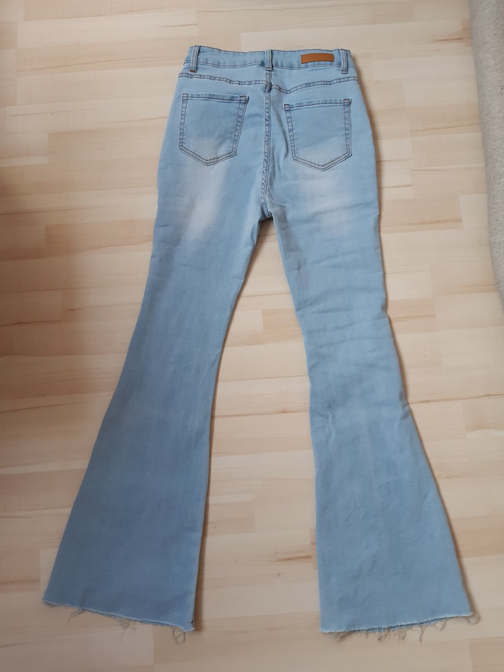 Jeans mit Schlag Größe M