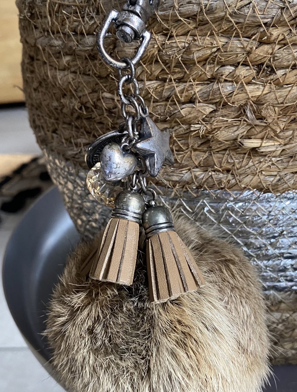 Accessoires, Anhänger f. Taschen etc., Fellbommel, Schmucksteine