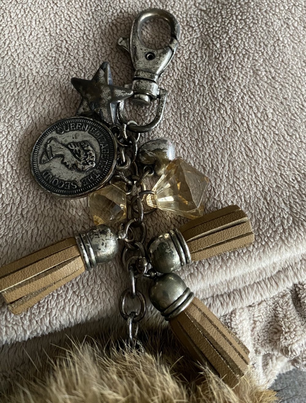 Accessoires, Anhänger f. Taschen etc., Fellbommel, Schmucksteine
