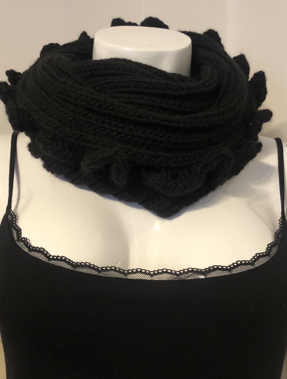 Strickschal/ Loop, schwarz, Zierborde, onesize