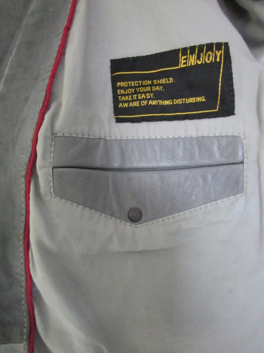 Universalstück! Graue Lederjacke von Enjoy