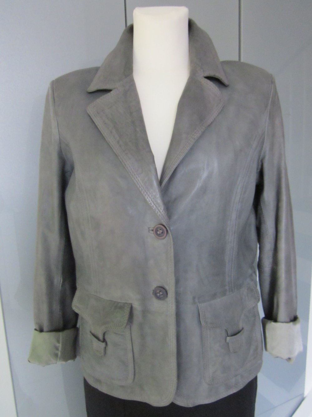 Universalstück! Graue Lederjacke von Enjoy