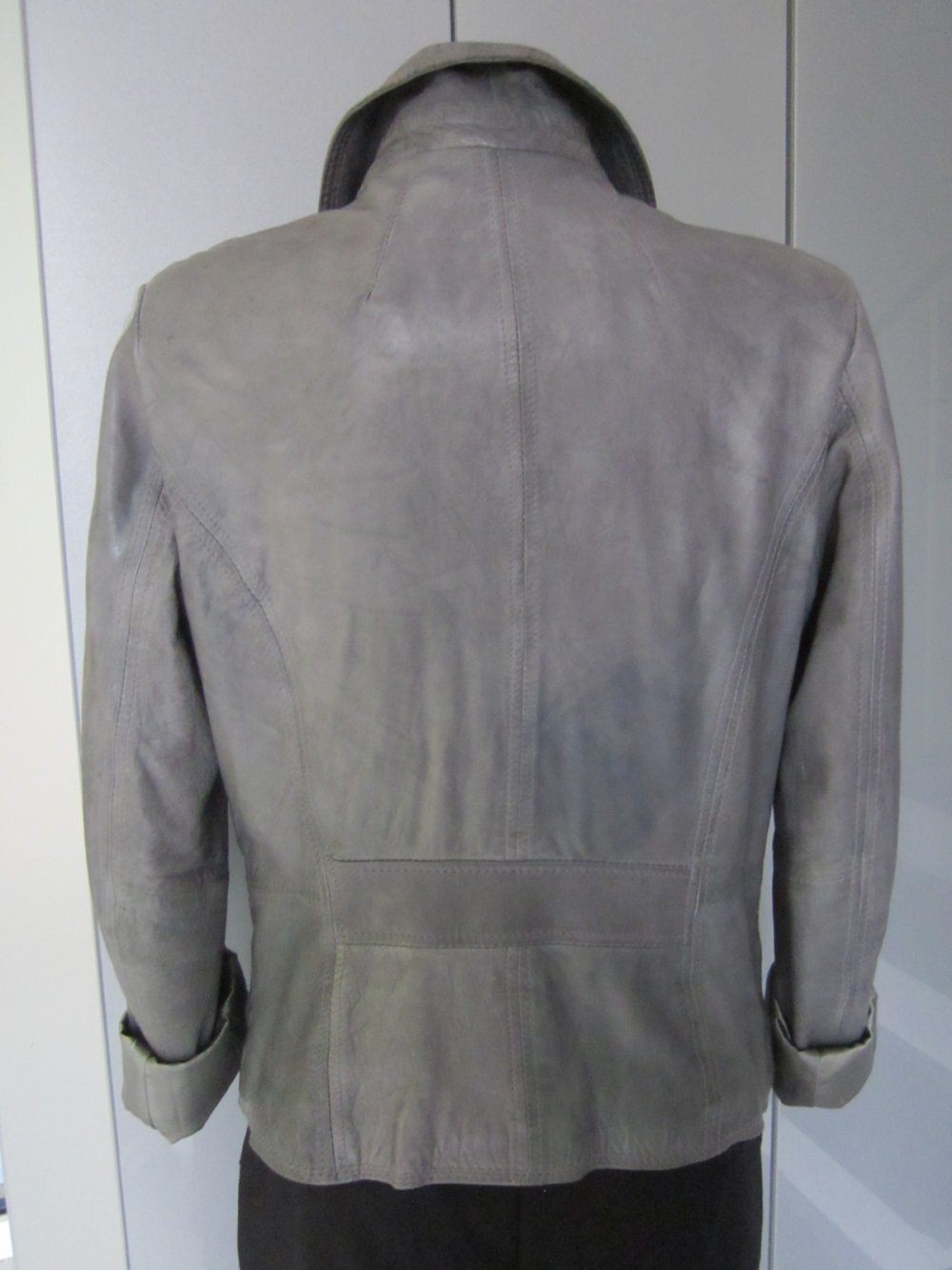 Universalstück! Graue Lederjacke von Enjoy